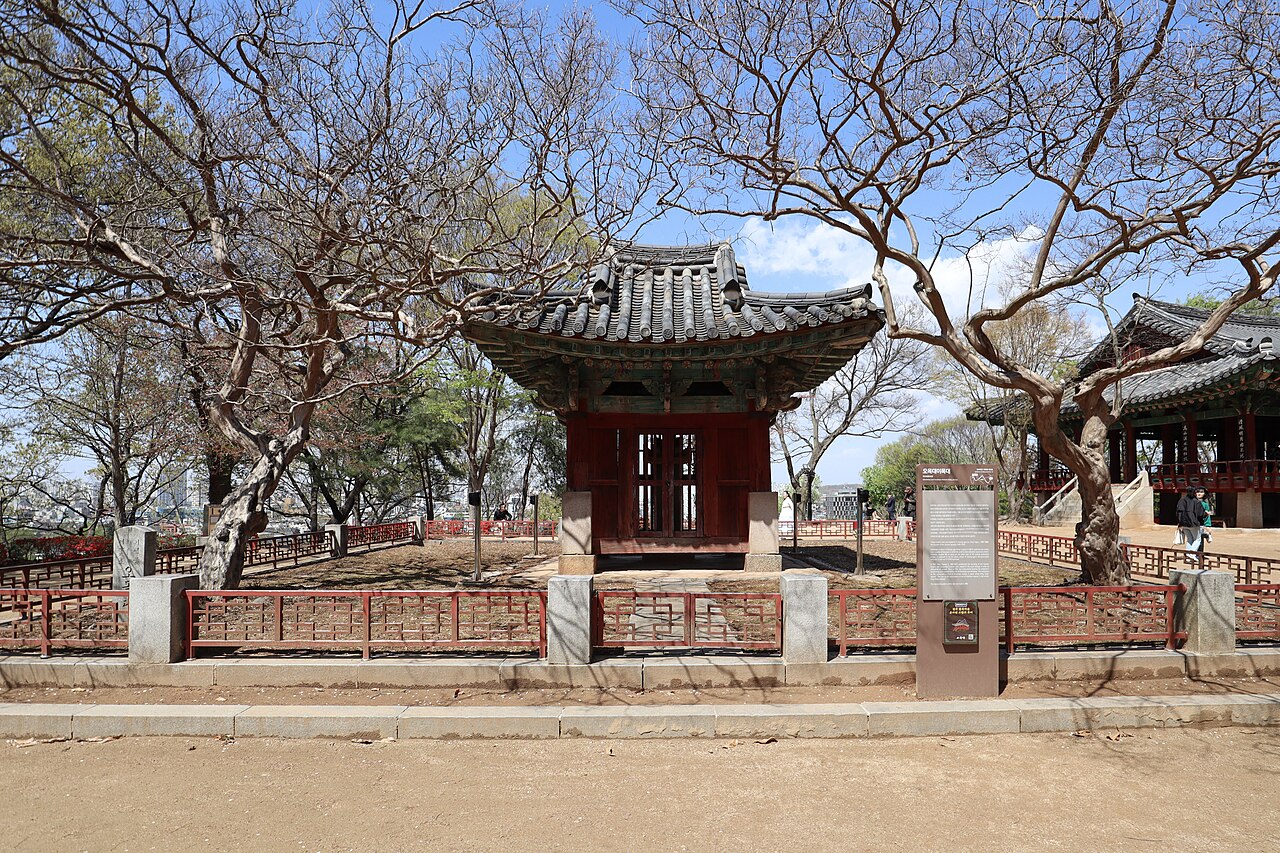 Omokdae Pavilion (오목대) 2