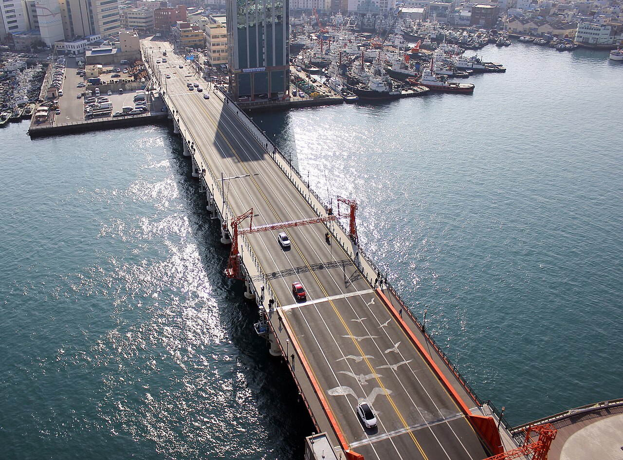 Yeongdo Bridge (영도대교) 1