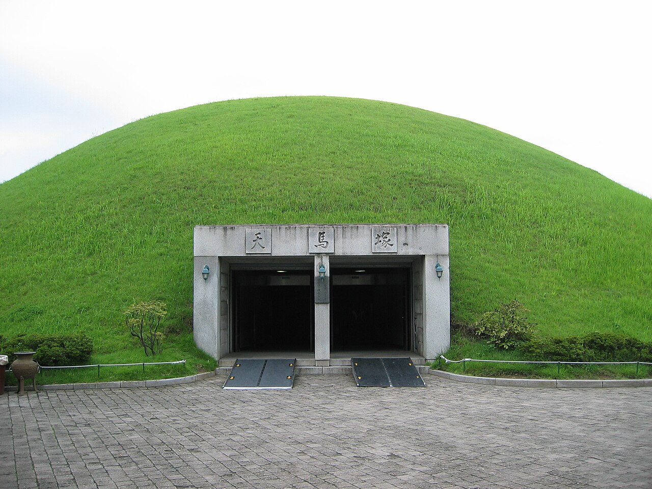 Daereungwon Ancient Tombs (대릉원) 5