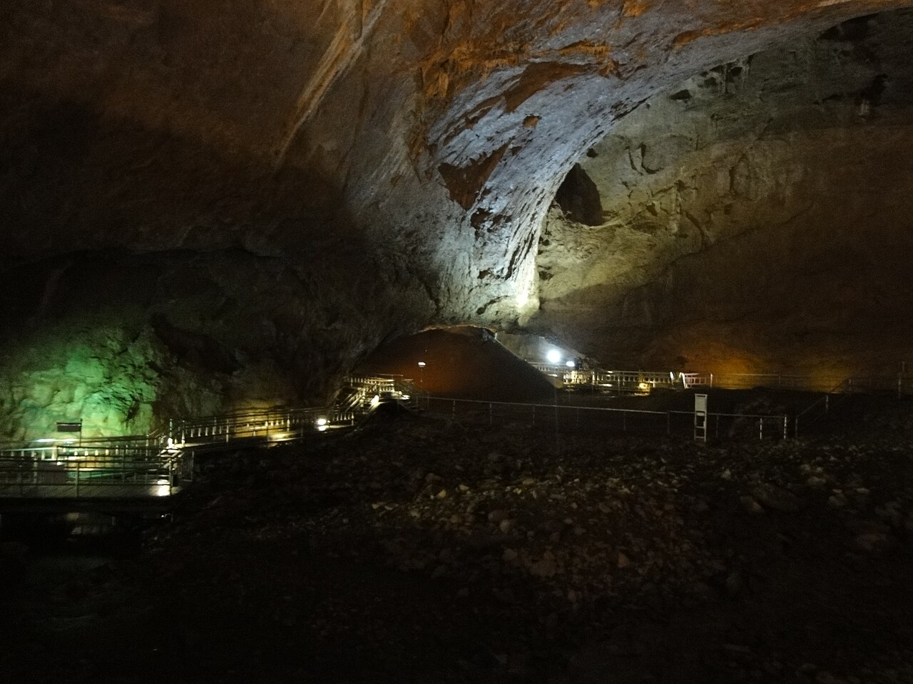 Hwanseongul Cave (환선굴) 2