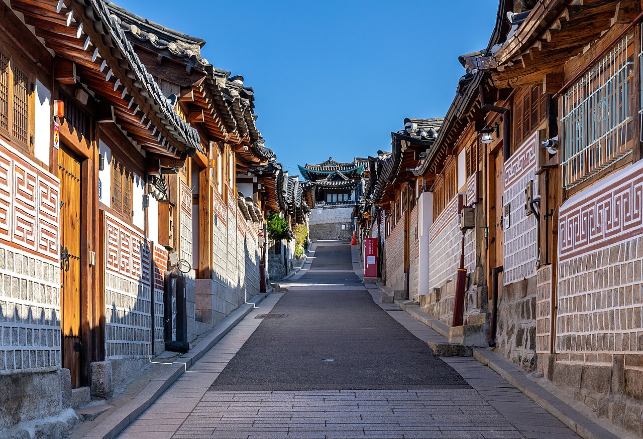 Bukchon Hanok Village (북촌한옥마을) 2